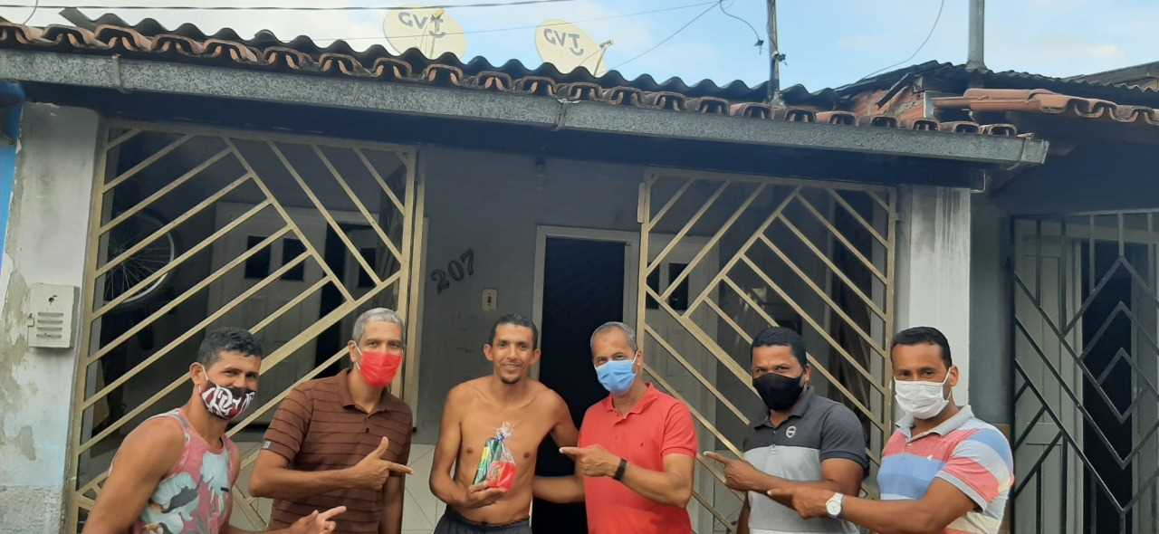 Camacã: Garis são homenageados em suas casas